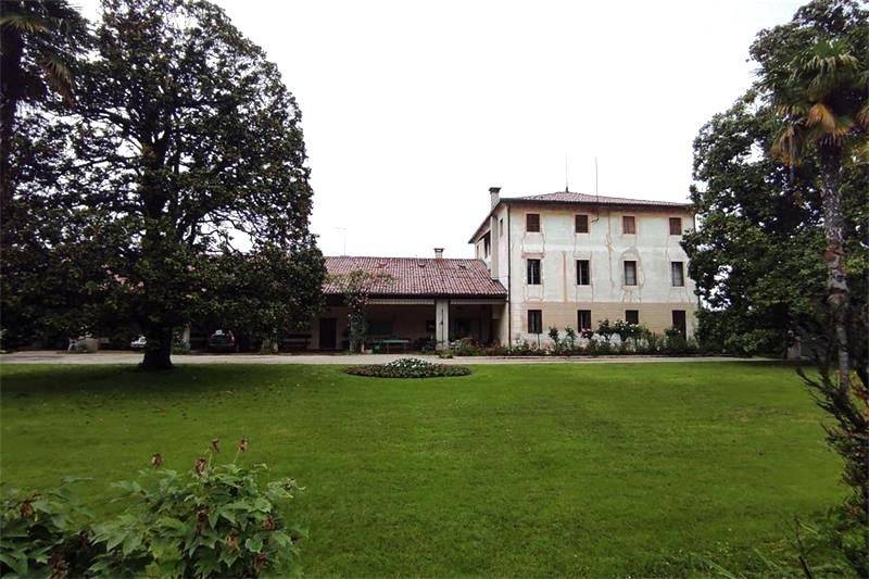 casa indipendente in vendita a Rosà