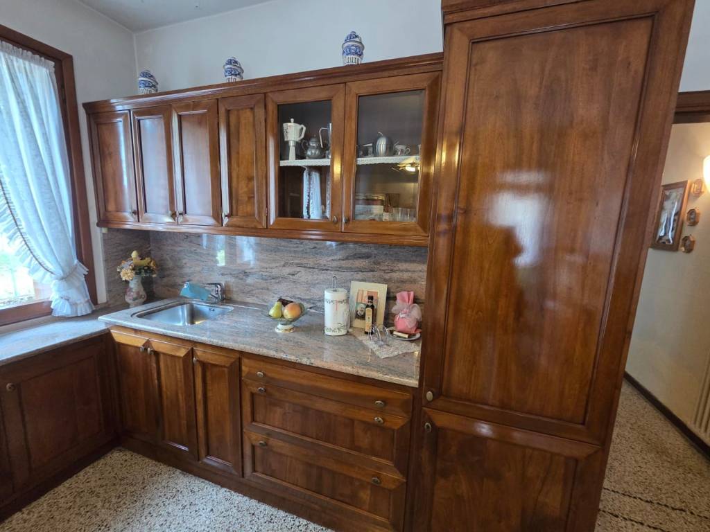 casa indipendente in vendita a Rosà in zona Cusinati