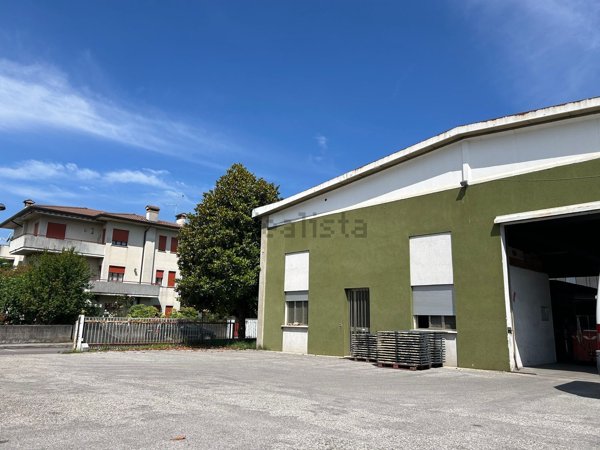 capannone in vendita a Rosà
