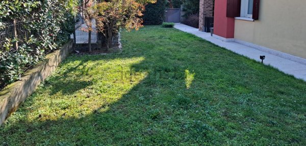 casa indipendente in vendita a Rosà