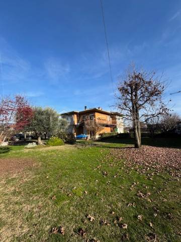 casa indipendente in vendita a Rosà in zona Travettore