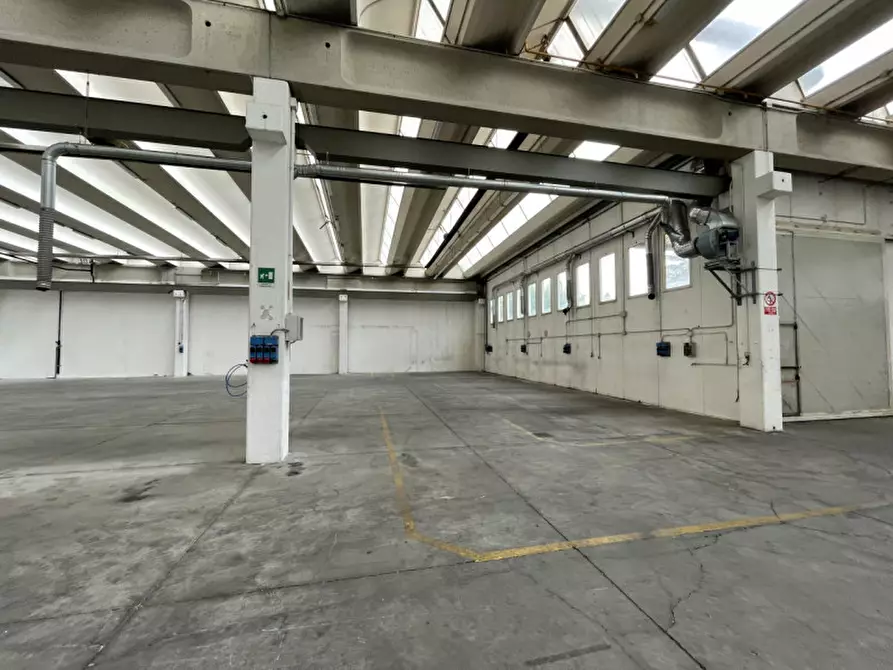 locale di sgombero in vendita a Rosà