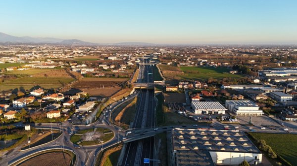 casa indipendente in vendita a Rosà
