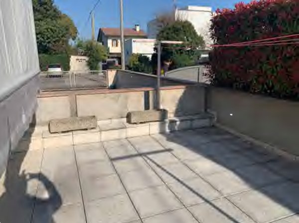 locale di sgombero in vendita a Rosà