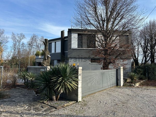 casa indipendente in vendita a Rosà