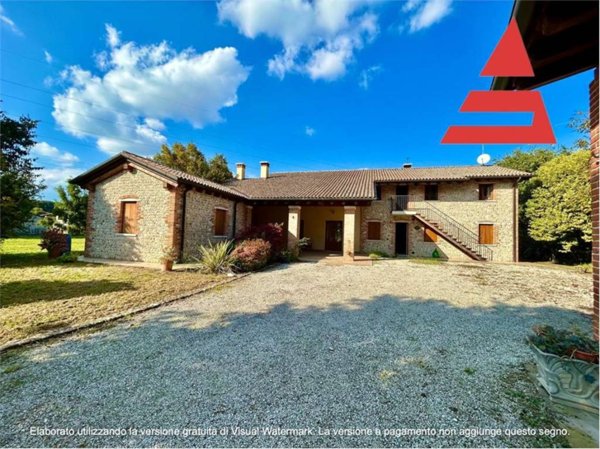 casa indipendente in vendita a Rosà