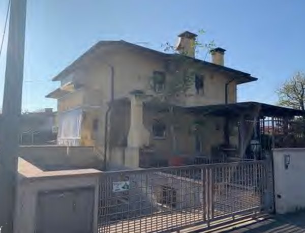 casa indipendente in vendita a Rosà