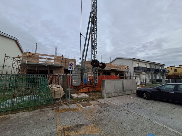 casa indipendente in vendita a Rosà