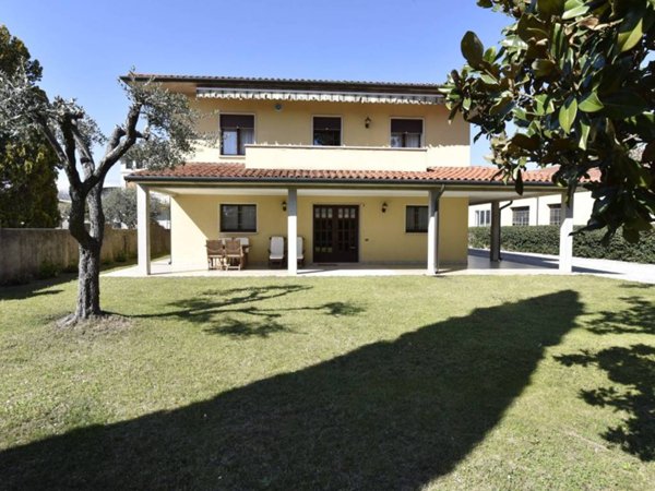 casa indipendente in vendita a Rosà