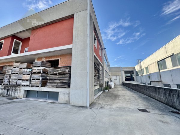 capannone in vendita a Rosà in zona Sant'Anna