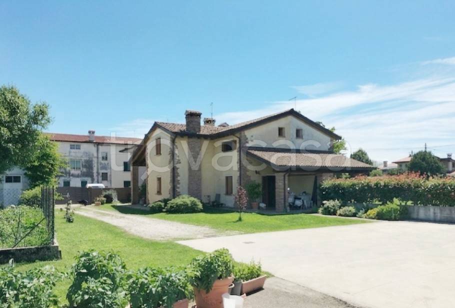casa indipendente in vendita a Rosà