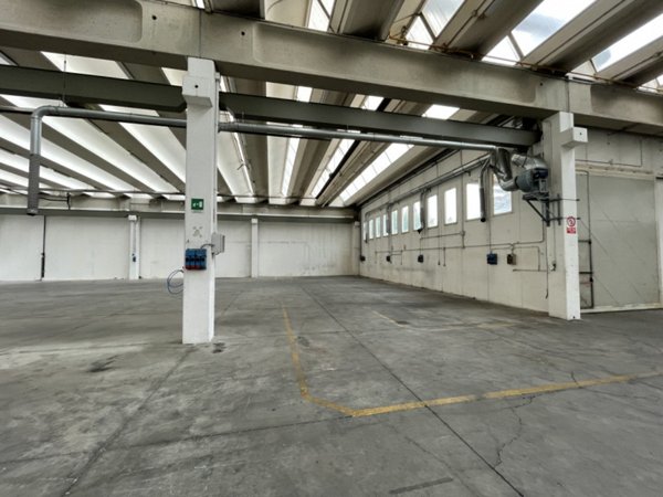 locale di sgombero in vendita a Rosà