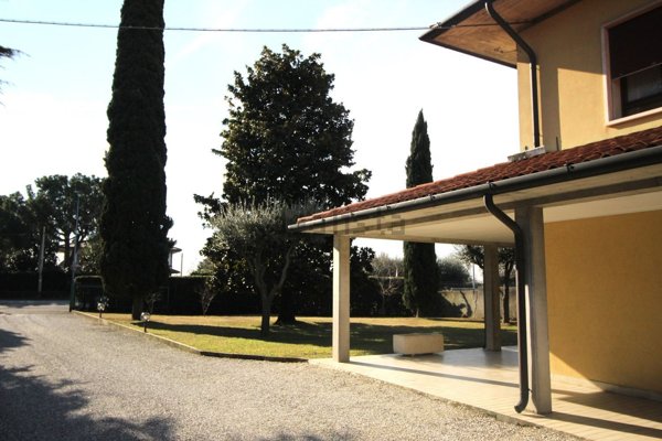 casa indipendente in vendita a Rosà