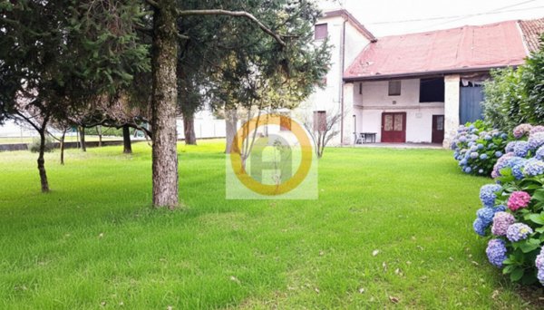 casale in vendita a Rosà in zona Cusinati