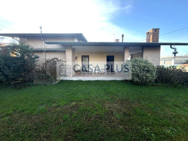 casa indipendente in vendita a Rosà