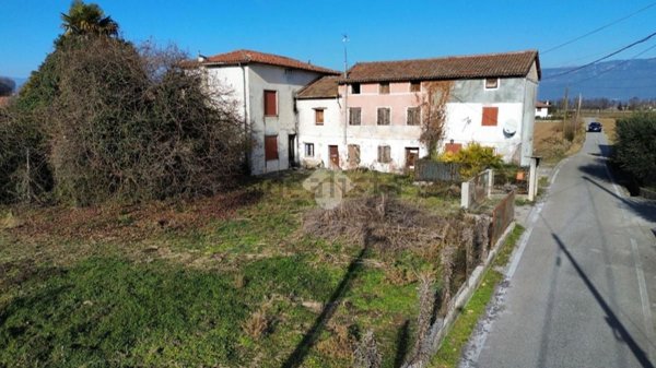 casale in vendita a Rosà