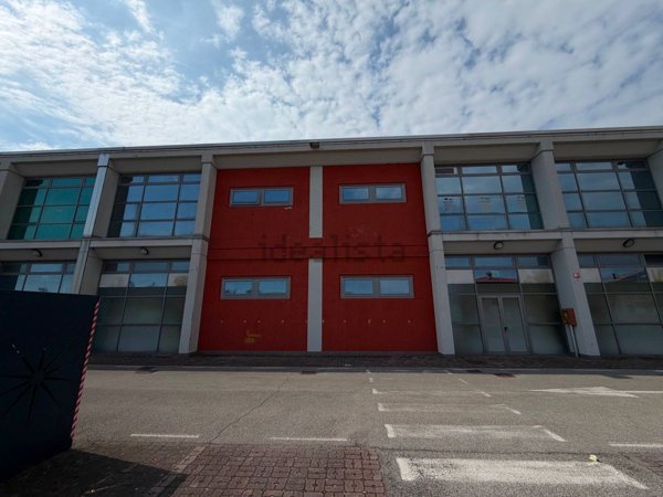 ufficio in vendita a Rosà in zona Cusinati