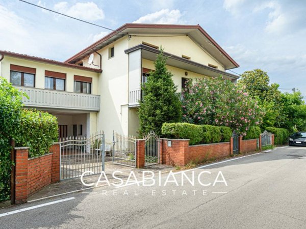 casa indipendente in vendita a Rosà