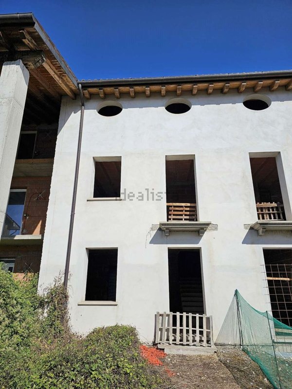 casa indipendente in vendita a Rosà in zona Cusinati