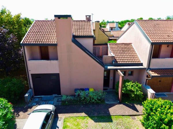 casa indipendente in vendita a Rosà in zona Cusinati