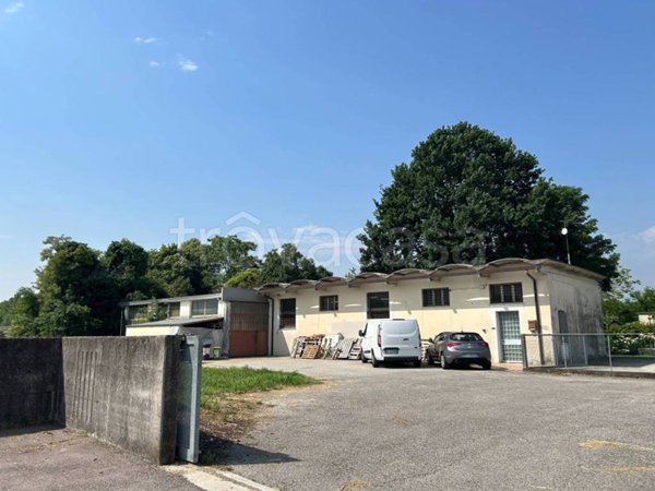 locale commerciale in vendita a Rosà in zona San Pietro