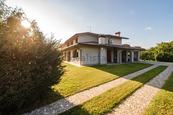 casa indipendente in vendita a Rosà in zona Cusinati