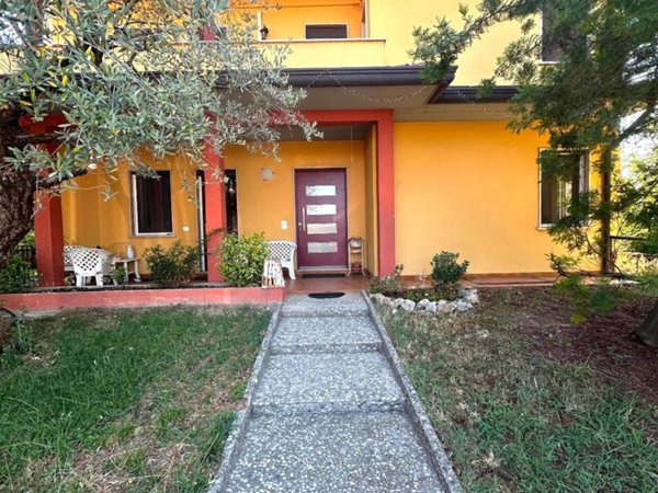 casa indipendente in vendita a Rosà in zona San Pietro