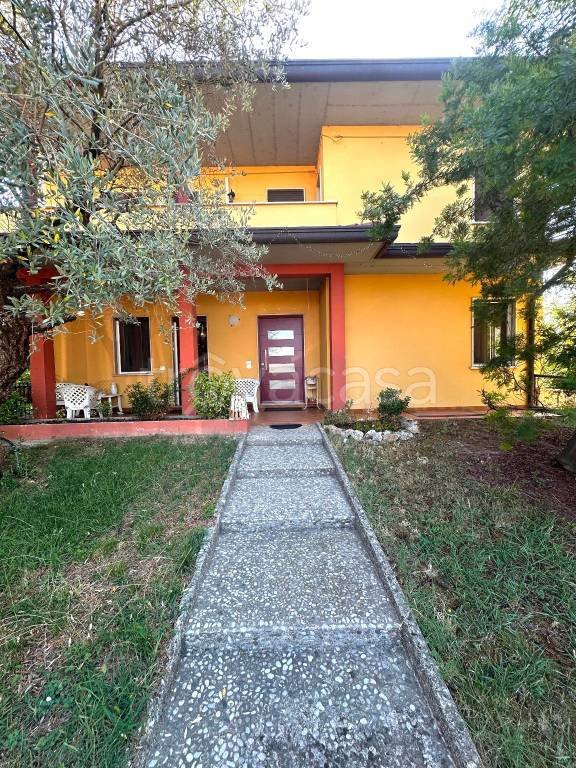casa indipendente in vendita a Rosà in zona San Pietro