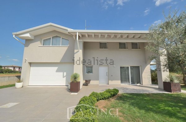 casa indipendente in vendita a Rosà in zona San Pietro