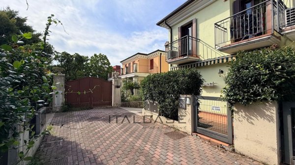 appartamento in vendita a Rosà in zona Cusinati