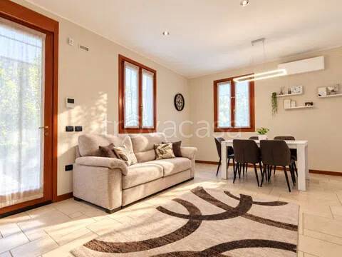 casa indipendente in vendita a Rosà