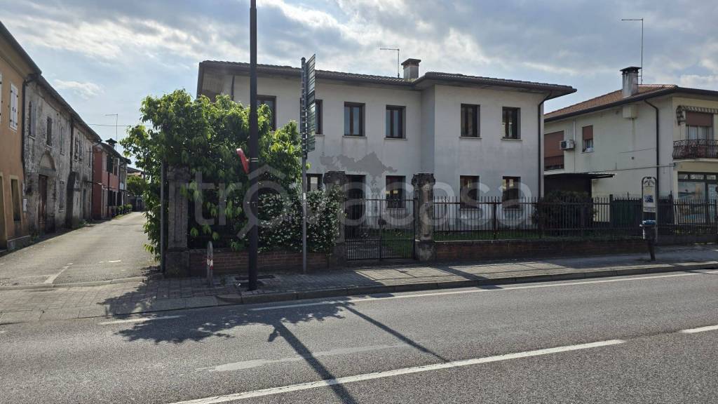 casa indipendente in vendita a Rosà in zona Cusinati