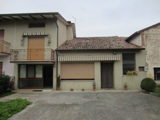 casa indipendente in vendita a Rossano Veneto