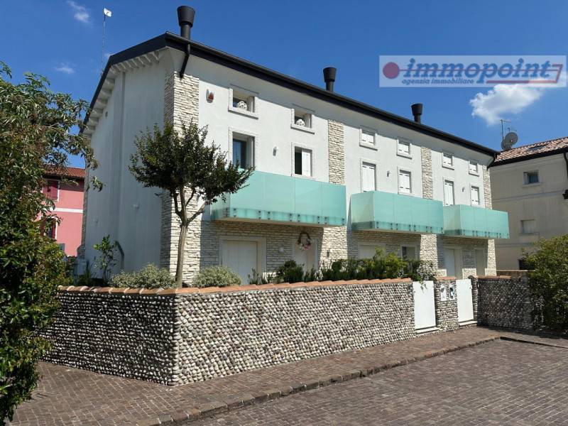 casa indipendente in vendita a Rossano Veneto