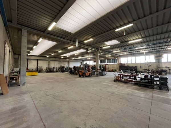 locale commerciale in vendita a Rossano Veneto