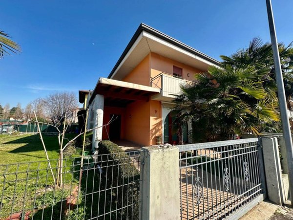 casa indipendente in vendita a Rossano Veneto