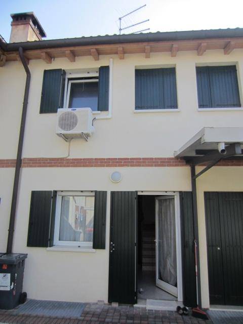 casa indipendente in vendita a Rossano Veneto
