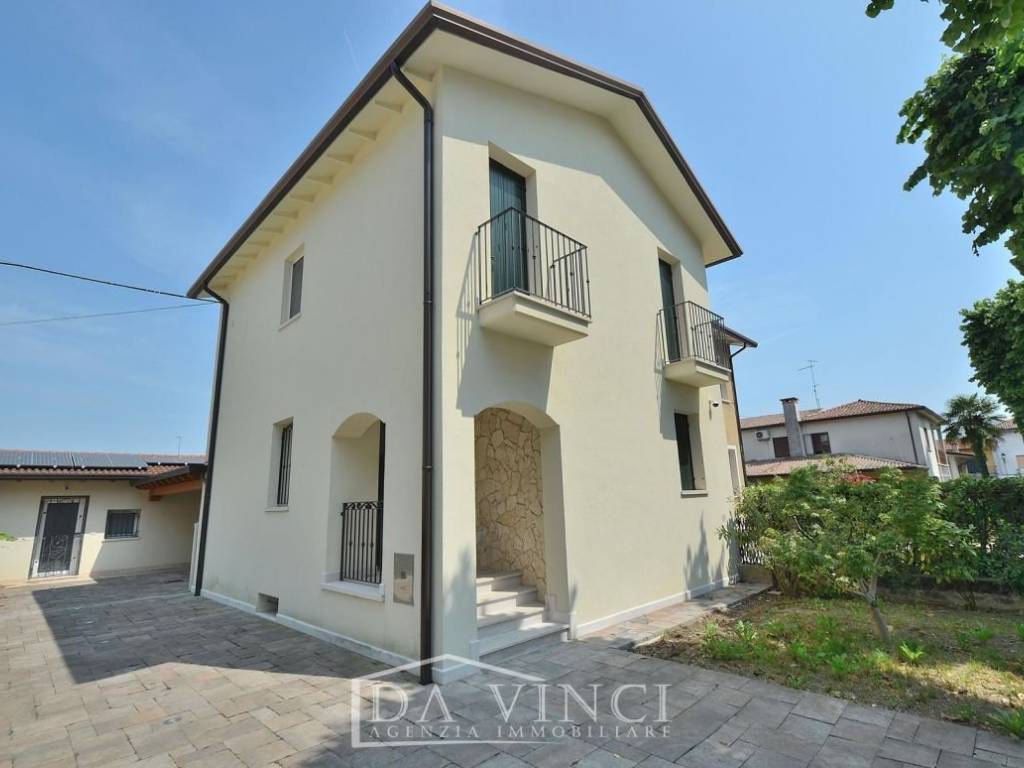 casa indipendente in vendita a Rossano Veneto
