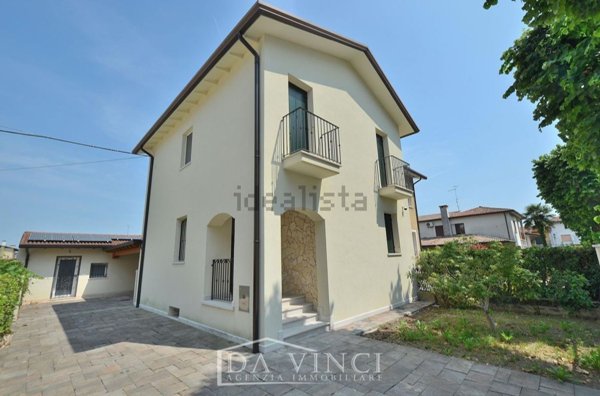 casa indipendente in vendita a Rossano Veneto