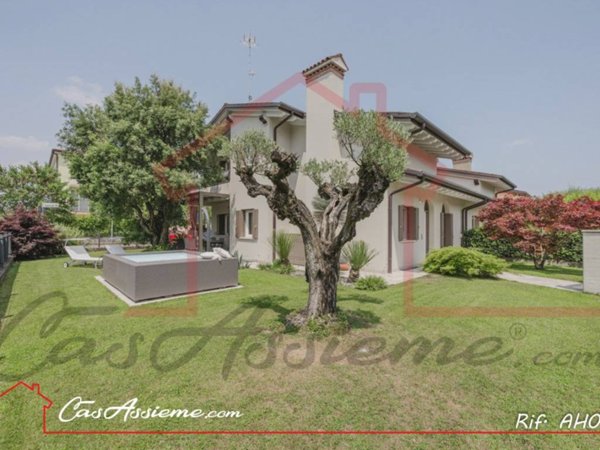 casa indipendente in vendita a Rossano Veneto