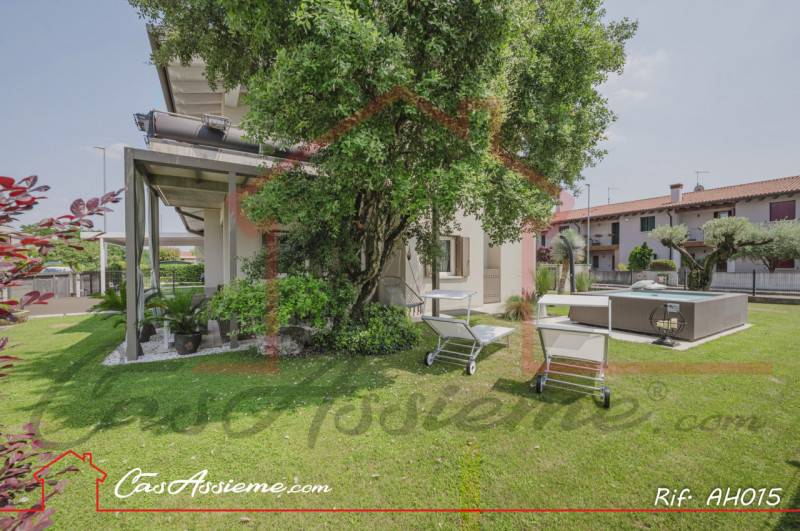 casa indipendente in vendita a Rossano Veneto
