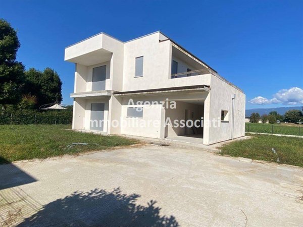 casa indipendente in vendita a Rossano Veneto
