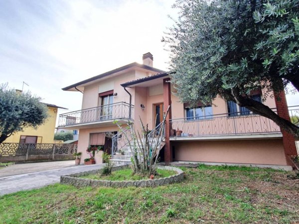 casa indipendente in vendita a Rossano Veneto