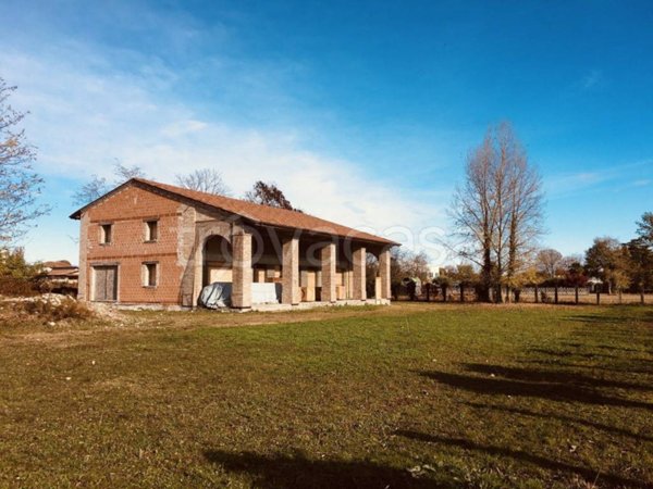 casa indipendente in vendita a Rossano Veneto