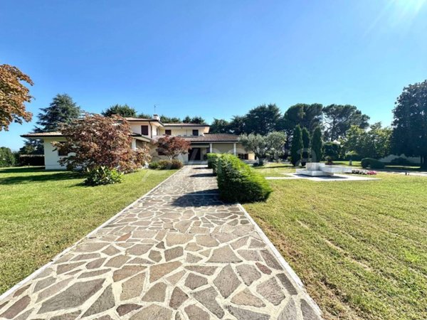 casa indipendente in vendita a Rossano Veneto