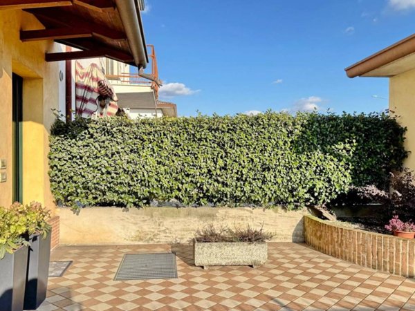 casa indipendente in vendita a Rossano Veneto