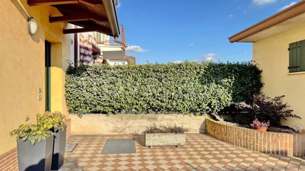 casa indipendente in vendita a Rossano Veneto