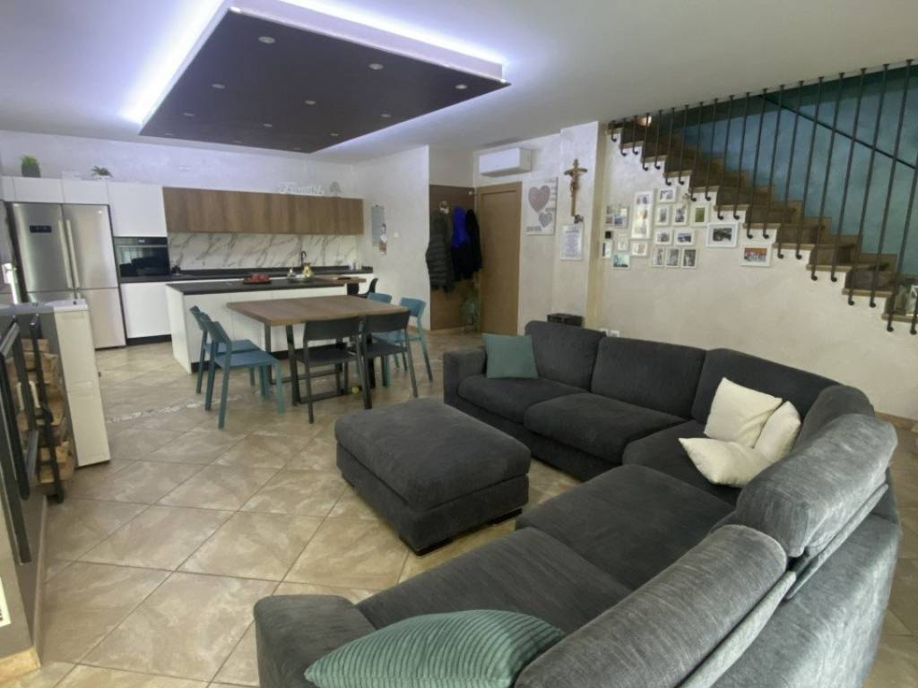 casa indipendente in vendita a Rossano Veneto in zona Mottinello