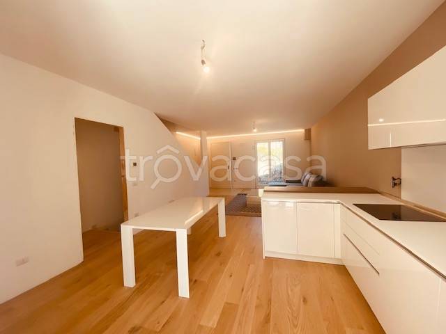 casa indipendente in vendita a Rossano Veneto