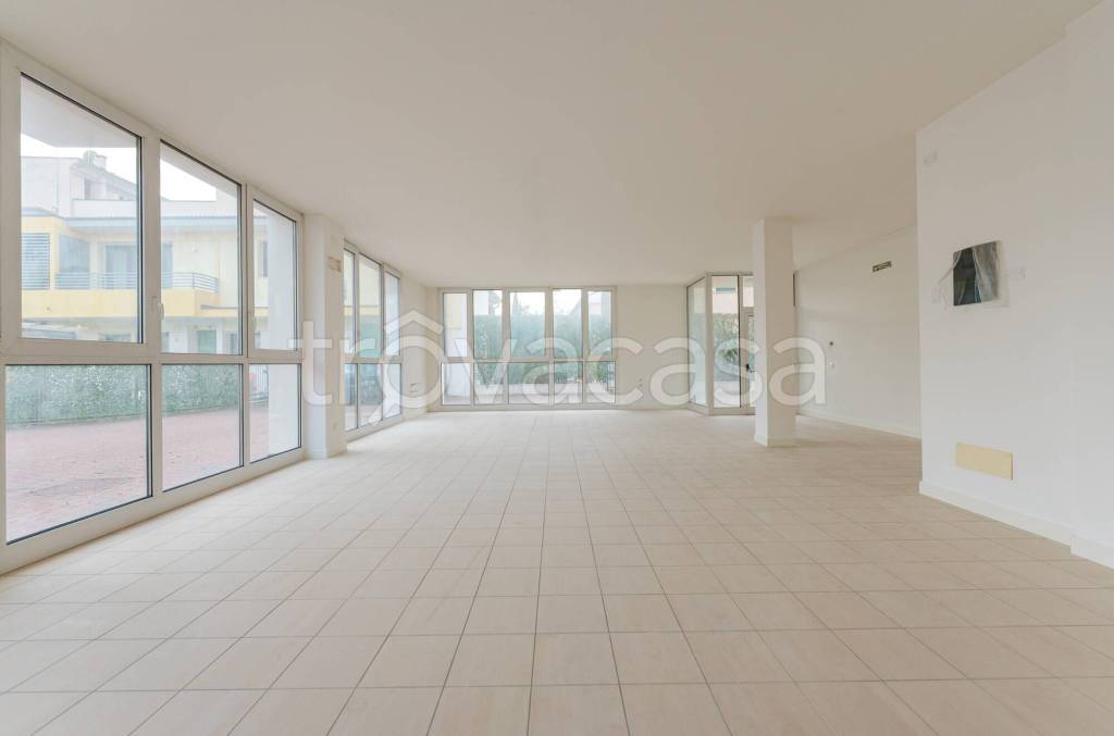 negozio in vendita a Rossano Veneto